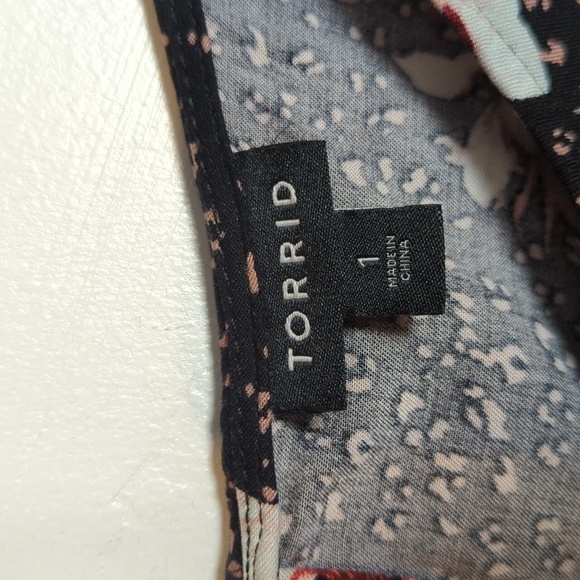 Torrid Floral Knee-Length Dress Size 1 - Picture 5 of 6